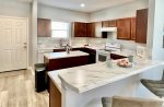 Large Fully Equipped Kitchen with an Island